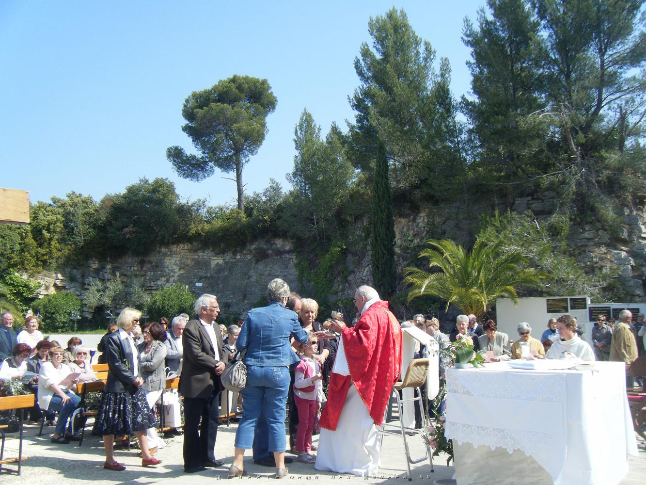 NIMES 2011 17 AVRIL LA FEDERATION DES RAPATRIES DE ST PRIEST A SANTA CRUZ    (39).jpg